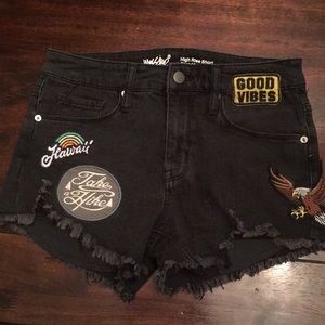 High Rise shorts with patch detail